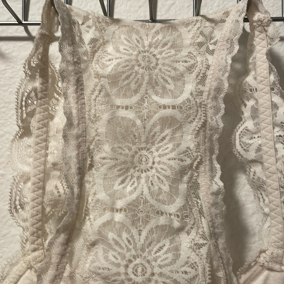 A Beautiful aerie Lace Bralette (Size M)! - Picture 6 of 10